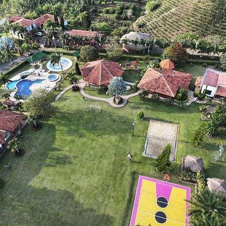 La Victoria Hotel Campestre Quimbaya Exteriör bild