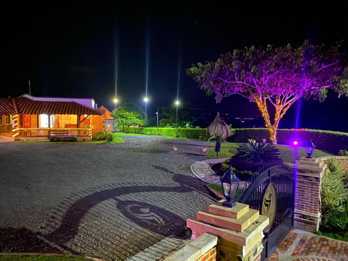La Victoria Hotel Campestre Quimbaya Exteriör bild